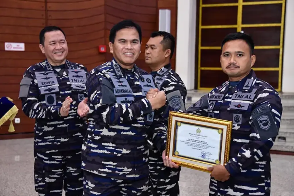KSAL Ganjar Satgas Marinir Usai Sikat Markas OPM